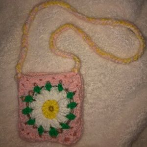 BRAND NEW hand crocheted daisy bag
